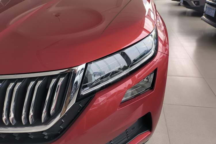 Used Skoda Kodiaq GT 2019 TSI330 Two-Wheel-Drive Luxury Edition China VI Standard Left Front Headlight