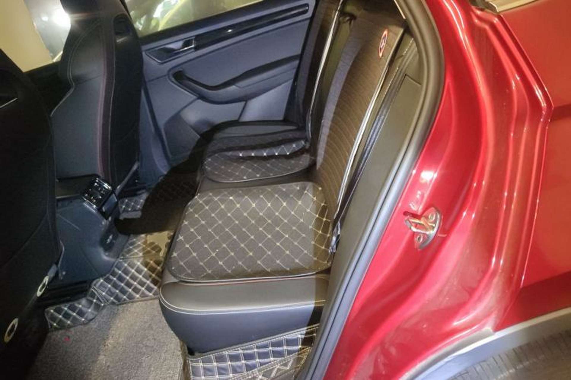 Used Skoda Kodiaq GT 2019 TSI330 Two-Wheel Drive Comfort Edition China V Standard Left Rear Seat