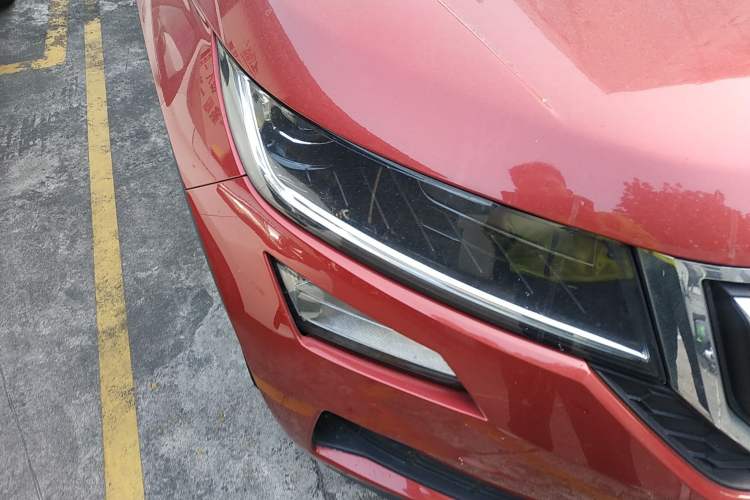 Used Skoda Kodiaq GT 2019 TSI330 Two-Wheel-Drive Luxury Edition China V Standard Right Front Headlight