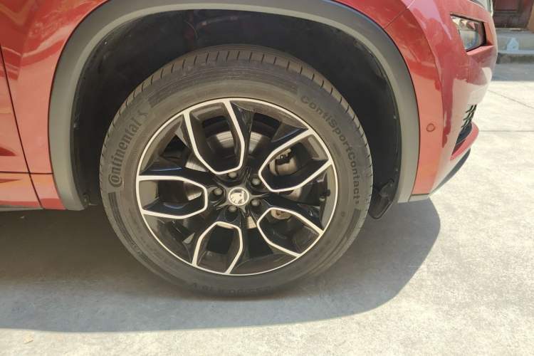 Used Skoda Kodiaq GT 2019 TSI330 Two-Wheel-Drive Luxury Edition China VI Standard Right Front Wheel Hub