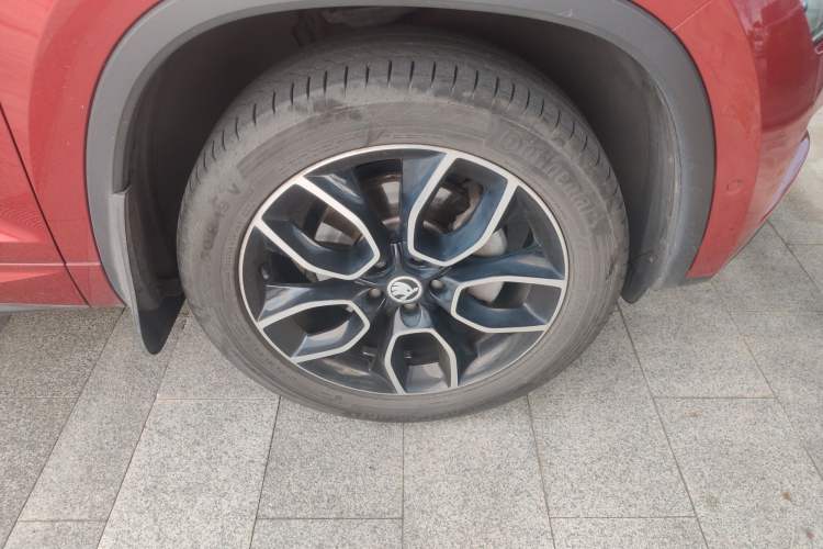 Used Skoda Kodiaq GT 2019 TSI330 Two-Wheel-Drive Luxury Edition China V Standard Right Front Wheel Hub