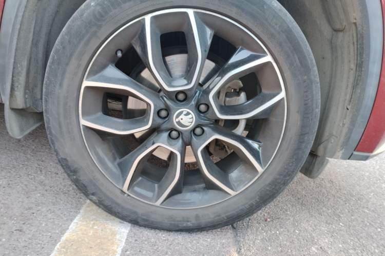 Used Skoda Kodiaq GT 2019 TSI330 Two-Wheel-Drive Luxury Edition China V Standard Right Front Wheel Hub