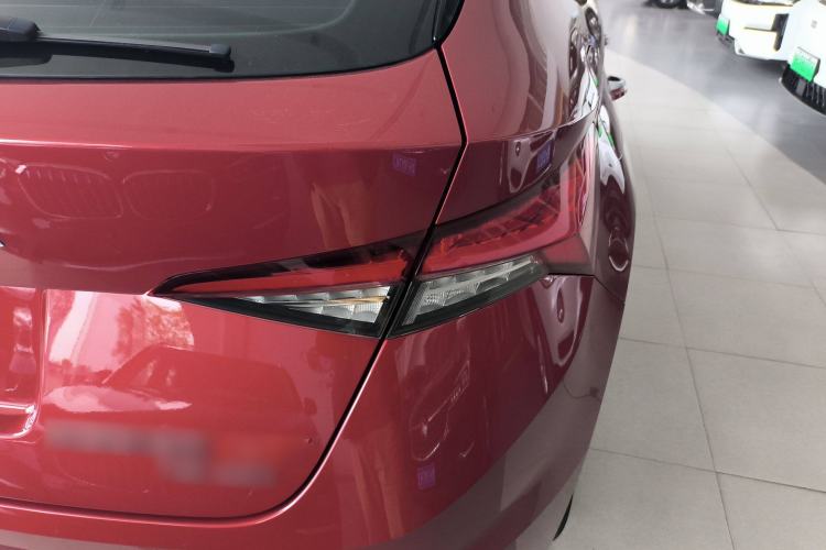 Used Skoda Kodiaq GT 2019 TSI330 Two-Wheel-Drive Luxury Edition China VI Standard Right Rear Taillight
