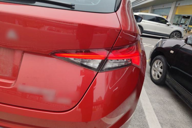 Used Skoda Kodiaq GT 2019 TSI330 Two-Wheel-Drive Luxury Edition China VI Standard Right Rear Taillight