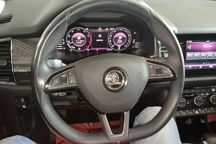 Used Skoda Kodiaq GT 2019 TSI380 4x4 Flagship Model China VI Standard Steering Wheel