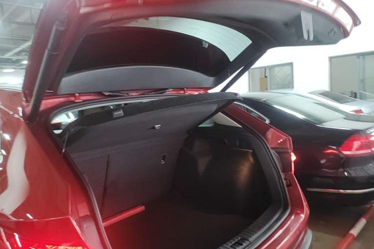 Used Skoda Kodiaq GT 2019 TSI330 Two-Wheel-Drive Luxury Edition China VI Standard Trunk