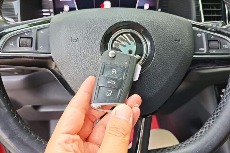 Used Skoda Kodiaq GT 2019 TSI380 4x4 Luxury Edition China VI Standard Vehicle Key