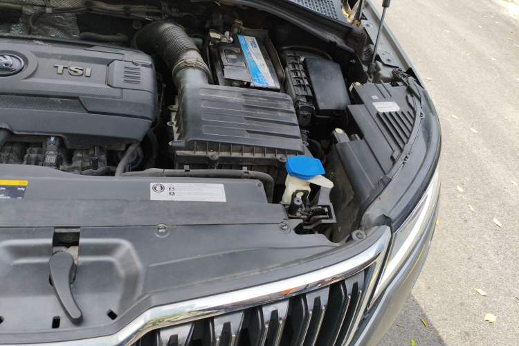 Used Skoda Kodiaq GT 2019 TSI380 4x4 Flagship Model China VI Standard Engine Bay Left