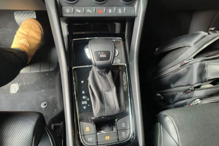 Used Skoda Kodiaq GT 2019 TSI380 4x4 Luxury Edition China VI Standard Gear Lever