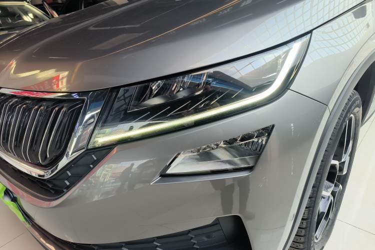 Used Skoda Kodiaq GT 2019 TSI380 4x4 Luxury Edition China VI Standard Left Front Headlight