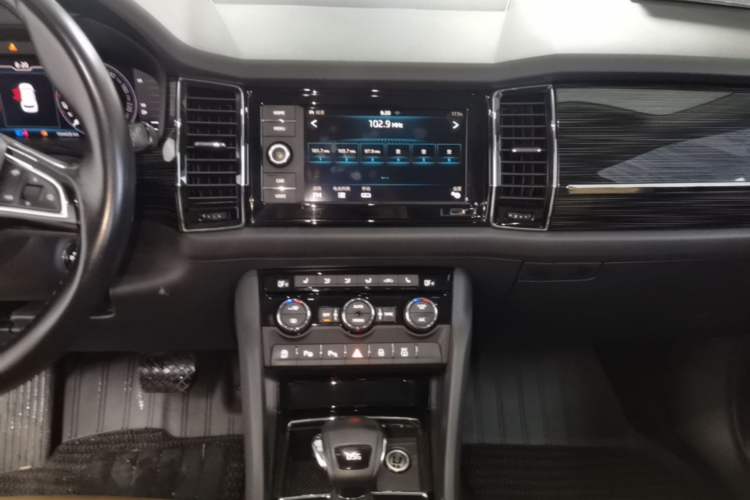 Used Skoda Kodiaq GT 2019 TSI330 Two-Wheel-Drive Luxury Edition China VI Standard Audio And AC Panel