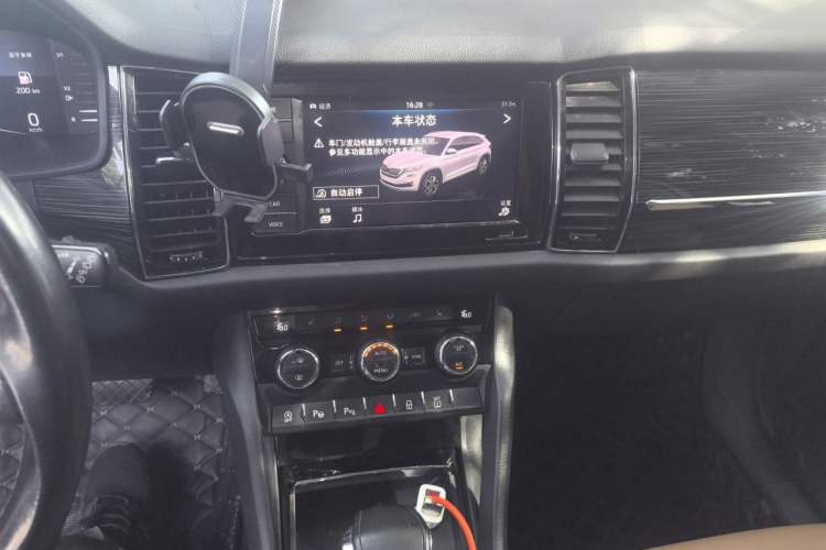 Used Skoda Kodiaq GT 2019 TSI330 Two-Wheel-Drive Luxury Edition China VI Standard Audio And AC Panel