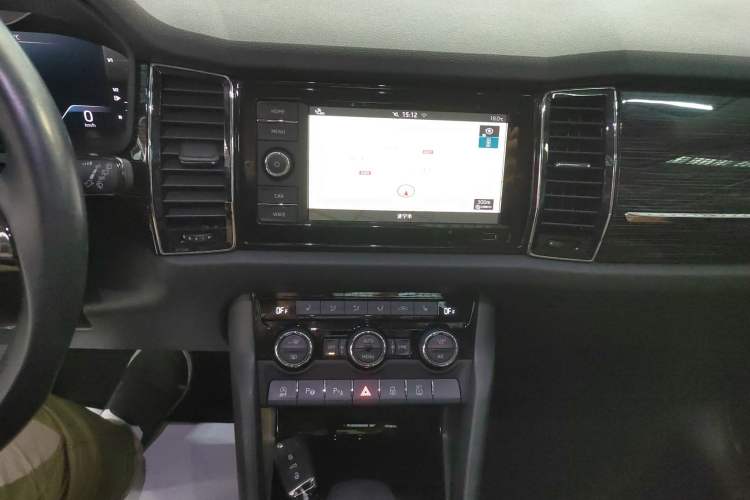 Used Skoda Kodiaq GT 2019 TSI330 Two-Wheel-Drive Luxury Edition China V Standard Audio And AC Panel