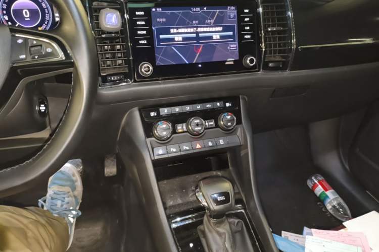 Used Skoda Kodiaq GT 2019 TSI380 4x4 Flagship Model China VI Standard Audio And AC Panel