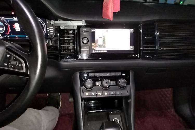 Used Skoda Kodiaq GT 2019 TSI330 Two-Wheel-Drive Luxury Edition China VI Standard Audio And AC Panel