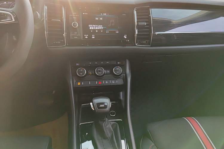 Used Skoda Kodiaq GT 2019 TSI380 4x4 Comfort Edition China V Standard Audio And AC Panel