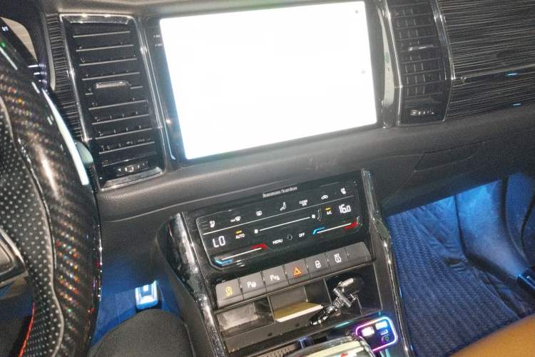 Used Skoda Kodiaq GT 2019 TSI380 4x4 Luxury Edition China VI Standard Audio And AC Panel