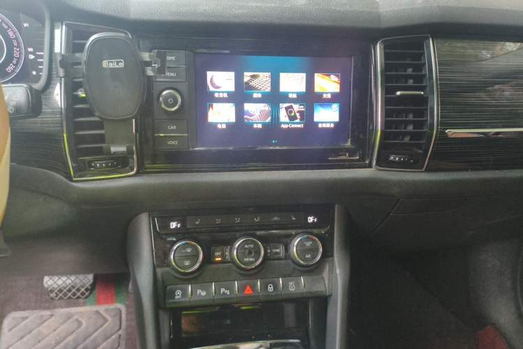 Used Skoda Kodiaq GT 2019 TSI330 Two-Wheel-Drive Luxury Edition China VI Standard Audio And AC Panel