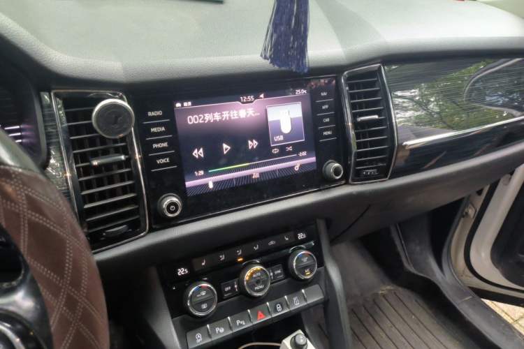 Used Skoda Kodiaq GT 2019 TSI330 Two-Wheel-Drive Luxury Edition China VI Standard Audio And AC Panel
