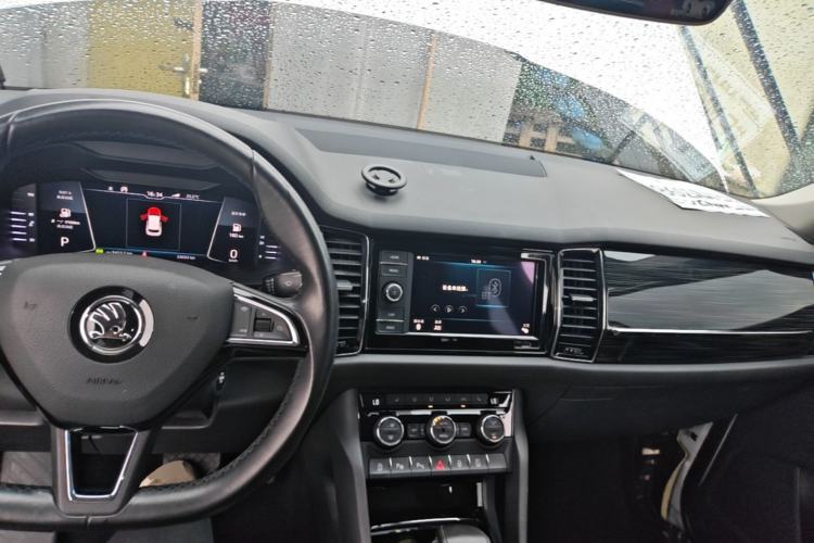 Used Skoda Kodiaq GT 2019 TSI330 Two-Wheel-Drive Luxury Edition China VI Standard Center Console