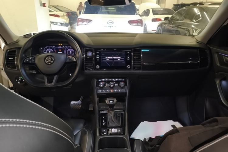 Used Skoda Kodiaq GT 2019 TSI380 4x4 Flagship Model China VI Standard Center Console