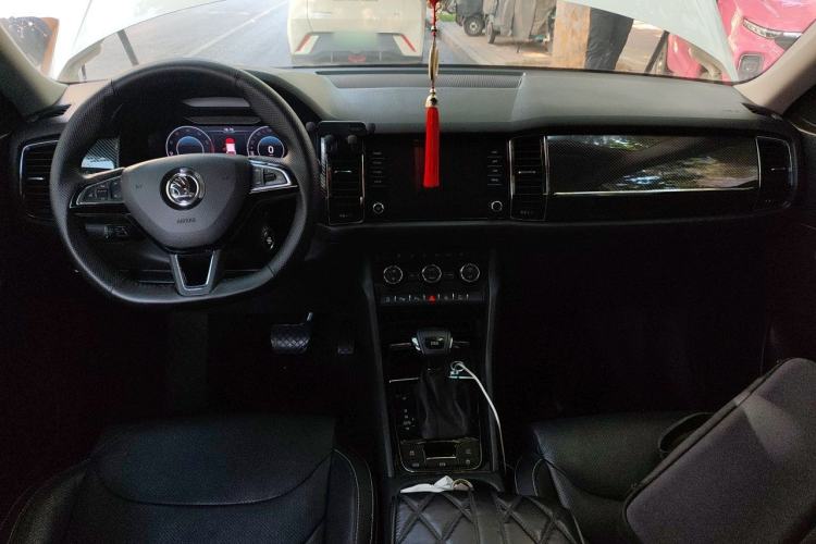Used Skoda Kodiaq GT 2019 TSI380 4x4 Flagship Model China VI Standard Center Console