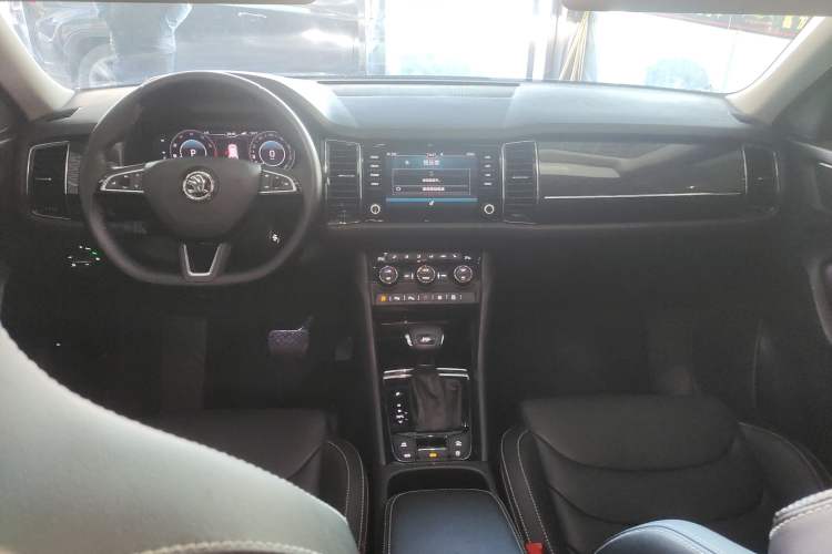 Used Skoda Kodiaq GT 2019 TSI380 4x4 Flagship Model China VI Standard Center Console