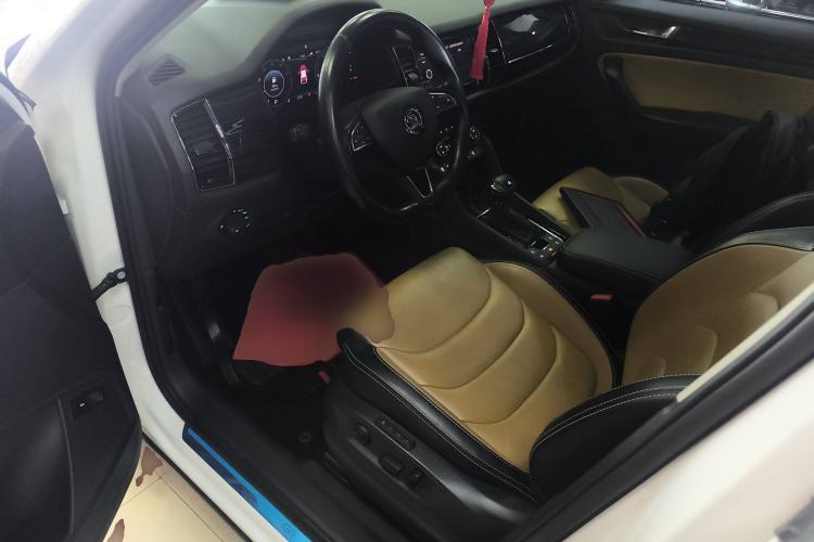 Used Skoda Kodiaq GT 2019 TSI380 4x4 Luxury Edition China VI Standard Driver Seat
