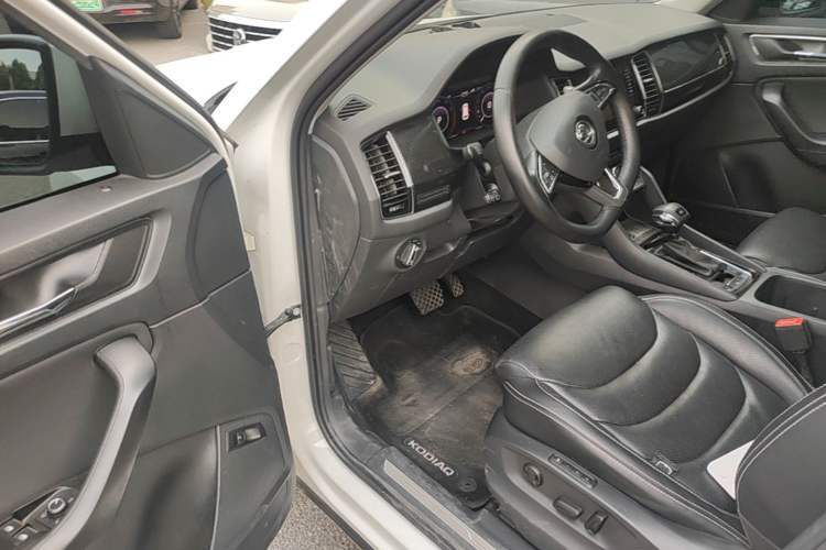 Used Skoda Kodiaq GT 2019 TSI380 4x4 Flagship Model China VI Standard Driver Seat