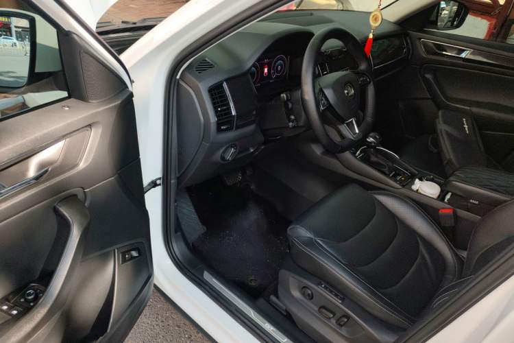 Used Skoda Kodiaq GT 2019 TSI380 4x4 Flagship Model China VI Standard Driver Seat