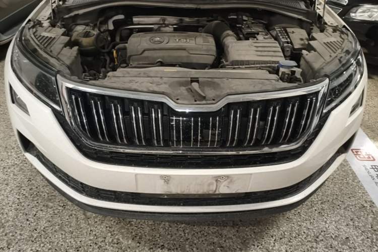 Used Skoda Kodiaq GT 2019 TSI380 4x4 Flagship Model China VI Standard Engine Bay