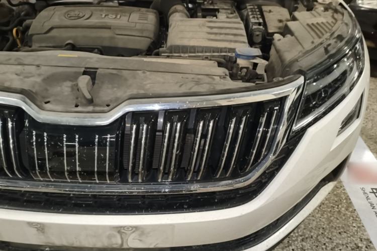 Used Skoda Kodiaq GT 2019 TSI380 4x4 Flagship Model China VI Standard Engine Bay Left
