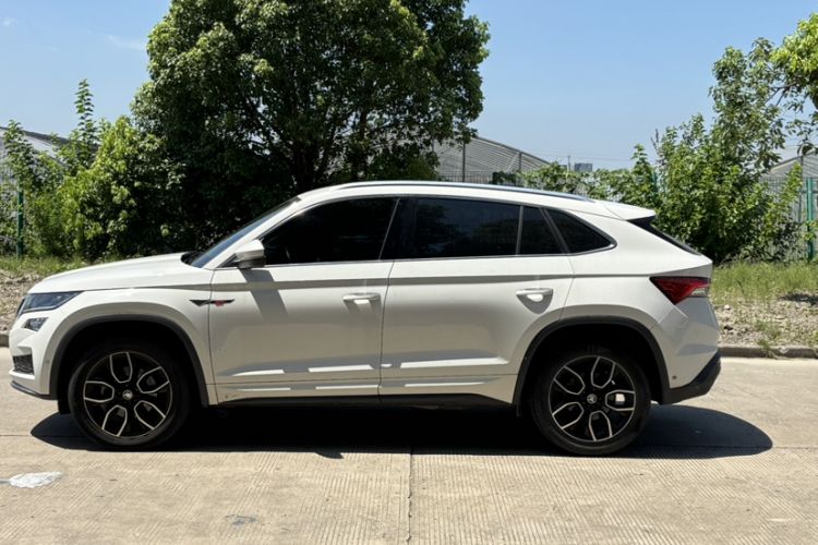 Used Skoda Kodiaq GT 2019 TSI330 Two-Wheel-Drive Luxury Edition China VI Standard Exterior 3