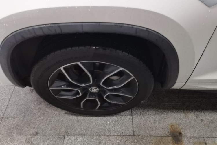 Used Skoda Kodiaq GT 2019 TSI330 Two-Wheel-Drive Luxury Edition China VI Standard Exterior 4