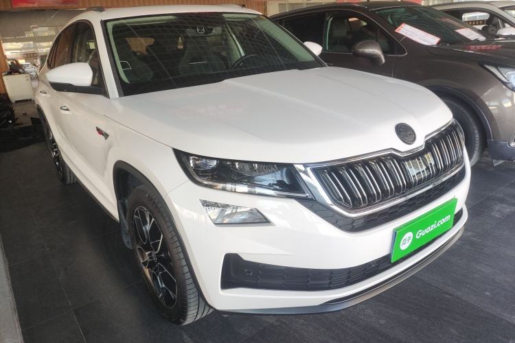 Used Skoda Kodiaq GT 2019 TSI380 4x4 Flagship Model China VI Standard Front Right 45 Deg