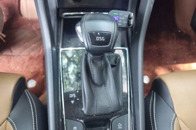 Used Skoda Kodiaq GT 2019 TSI380 4x4 Luxury Edition China VI Standard Gear Lever