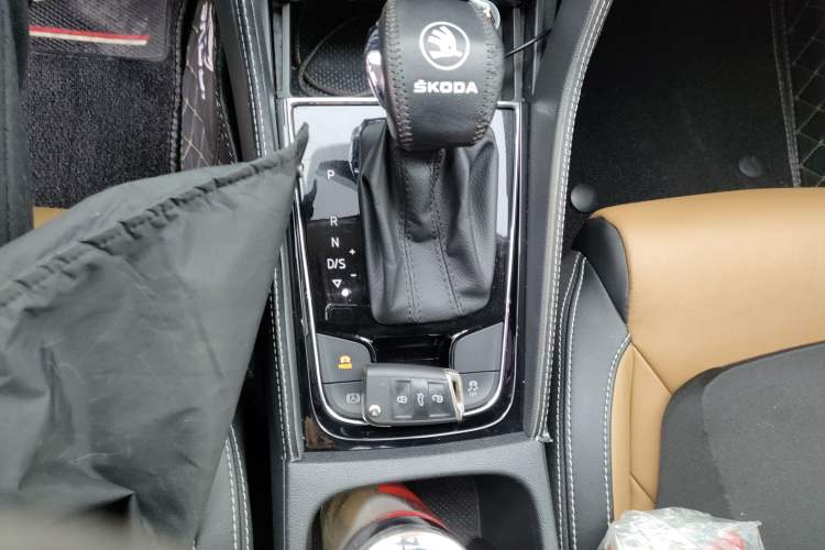 Used Skoda Kodiaq GT 2019 TSI330 Two-Wheel-Drive Luxury Edition China VI Standard Gear Lever
