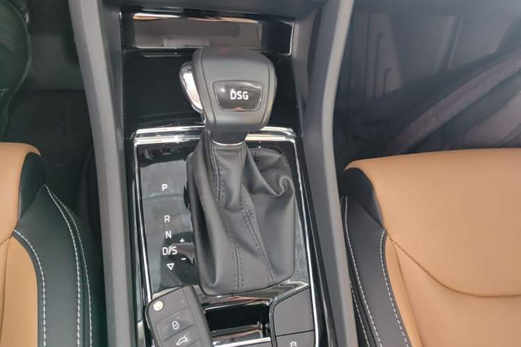Used Skoda Kodiaq GT 2019 TSI330 Two-Wheel-Drive Luxury Edition China VI Standard Gear Lever