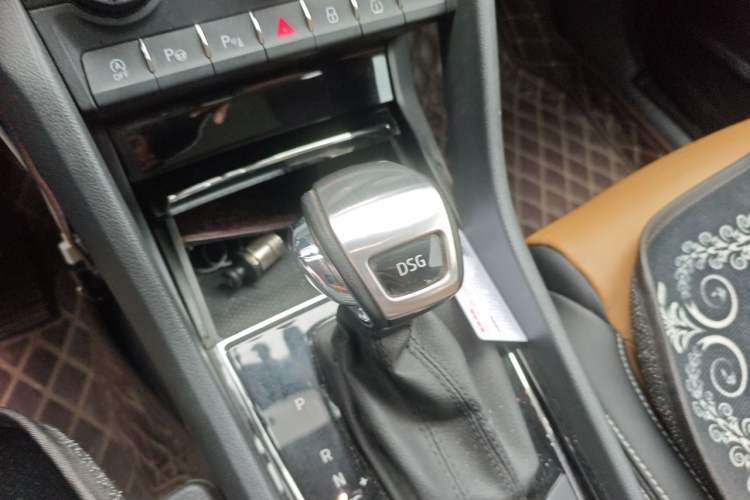 Used Skoda Kodiaq GT 2019 TSI330 Two-Wheel-Drive Luxury Edition China VI Standard Gear Lever
