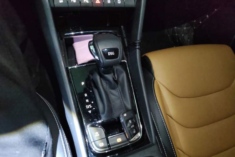 Used Skoda Kodiaq GT 2019 TSI330 Two-Wheel-Drive Luxury Edition China VI Standard Gear Lever