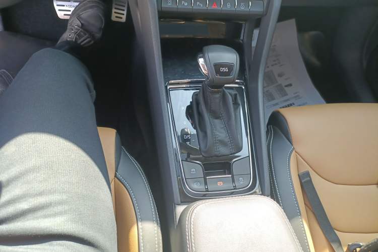 Used Skoda Kodiaq GT 2019 TSI330 Two-Wheel-Drive Luxury Edition China VI Standard Gear Lever