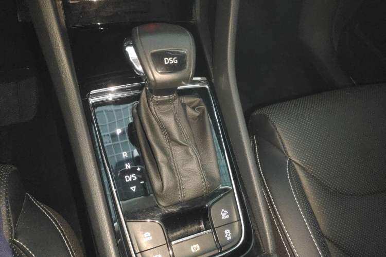 Used Skoda Kodiaq GT 2019 TSI380 4x4 Flagship Model China VI Standard Gear Lever