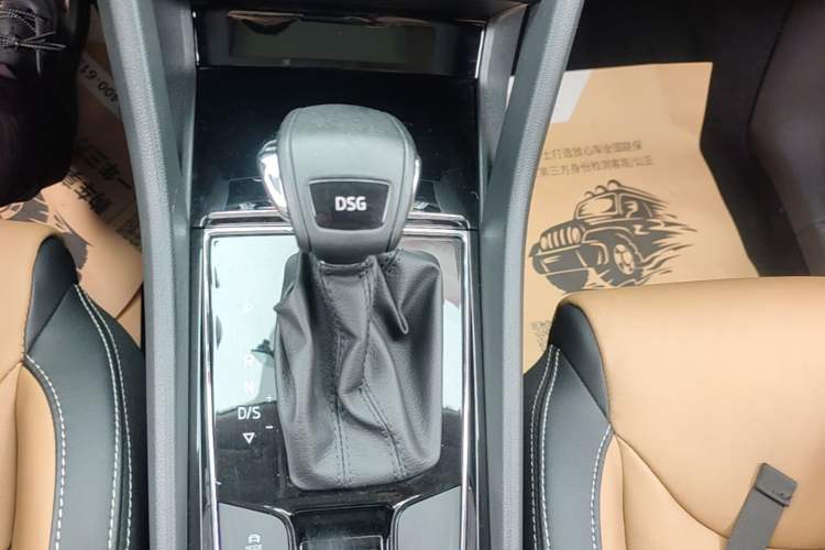 Used Skoda Kodiaq GT 2019 TSI330 Two-Wheel-Drive Luxury Edition China VI Standard Gear Lever