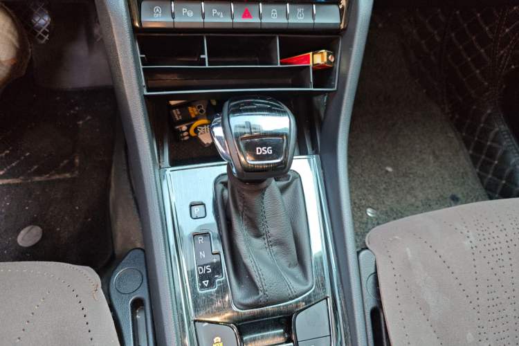 Used Skoda Kodiaq GT 2019 TSI330 Two-Wheel-Drive Luxury Edition China VI Standard Gear Lever