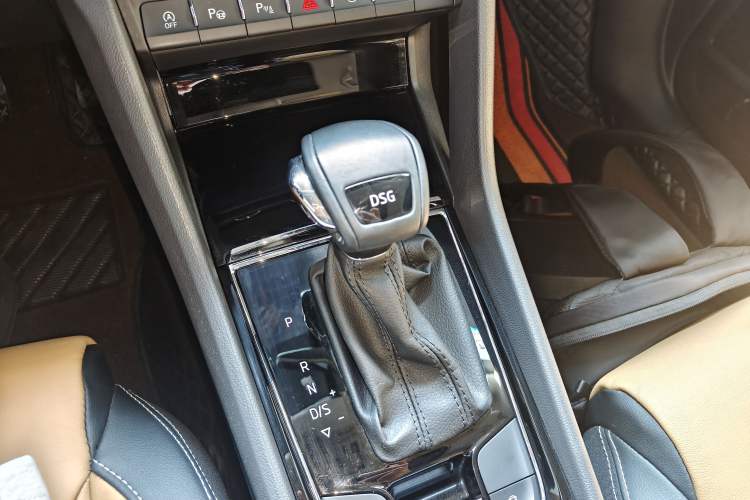 Used Skoda Kodiaq GT 2019 TSI330 Two-Wheel-Drive Luxury Edition China VI Standard Gear Lever