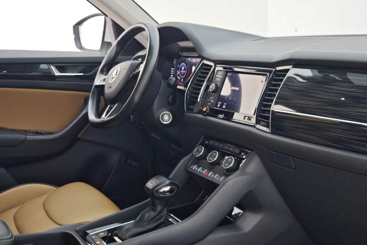 Used Skoda Kodiaq GT 2019 TSI330 Two-Wheel-Drive Luxury Edition China VI Standard Interior 1