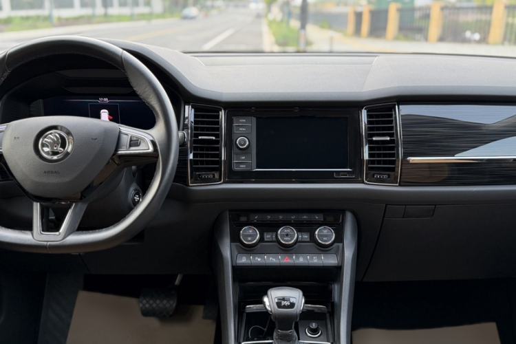 Used Skoda Kodiaq GT 2019 TSI330 Two-Wheel-Drive Luxury Edition China V Standard Interior 12
