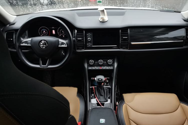 Used Skoda Kodiaq GT 2019 TSI330 Two-Wheel-Drive Luxury Edition China V Standard Interior 2