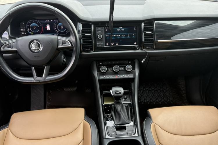 Used Skoda Kodiaq GT 2019 TSI330 Two-Wheel-Drive Luxury Edition China VI Standard Interior 3