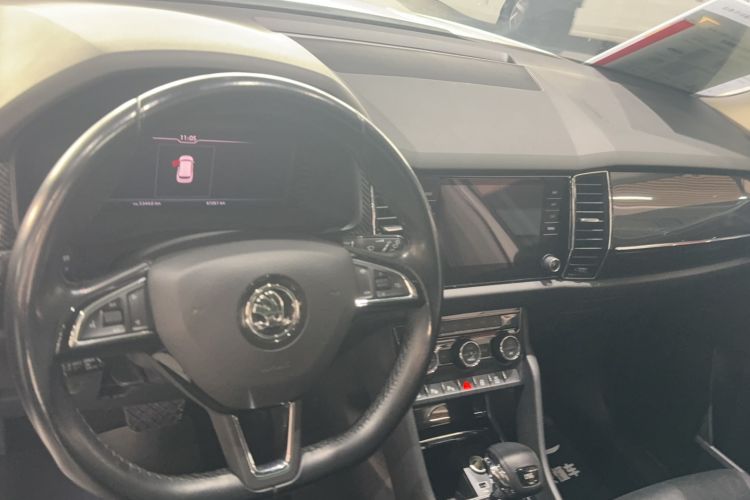 Used Skoda Kodiaq GT 2019 TSI380 4x4 Flagship Model China VI Standard Interior 3